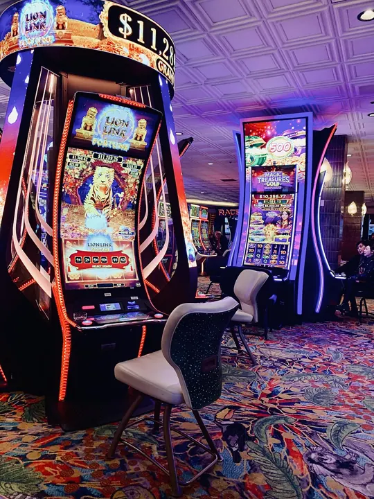 Slot machine bank